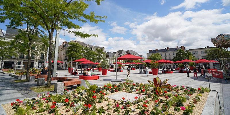 Studio Centre Ville Avec Parking Prive Cholet Exteriör bild