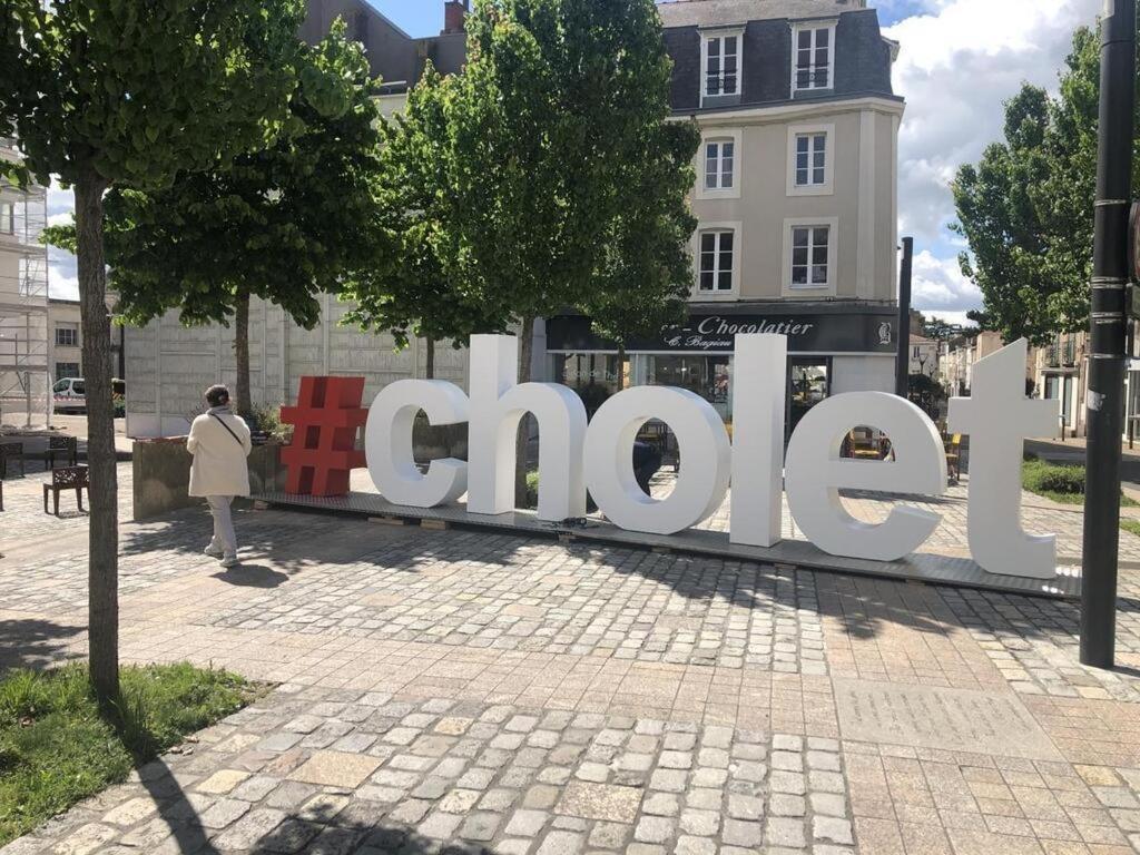 Studio Centre Ville Avec Parking Prive Cholet Exteriör bild